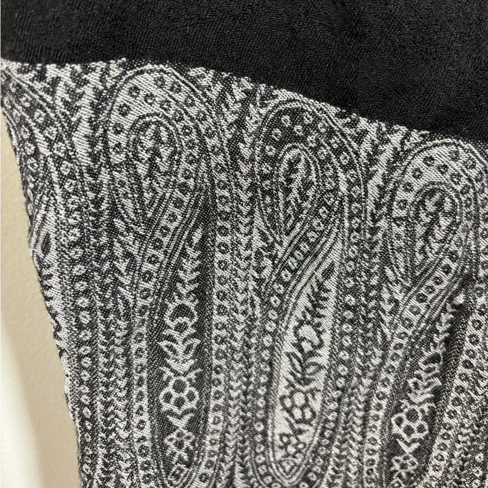 Bindya New York black scarf 61x28 143